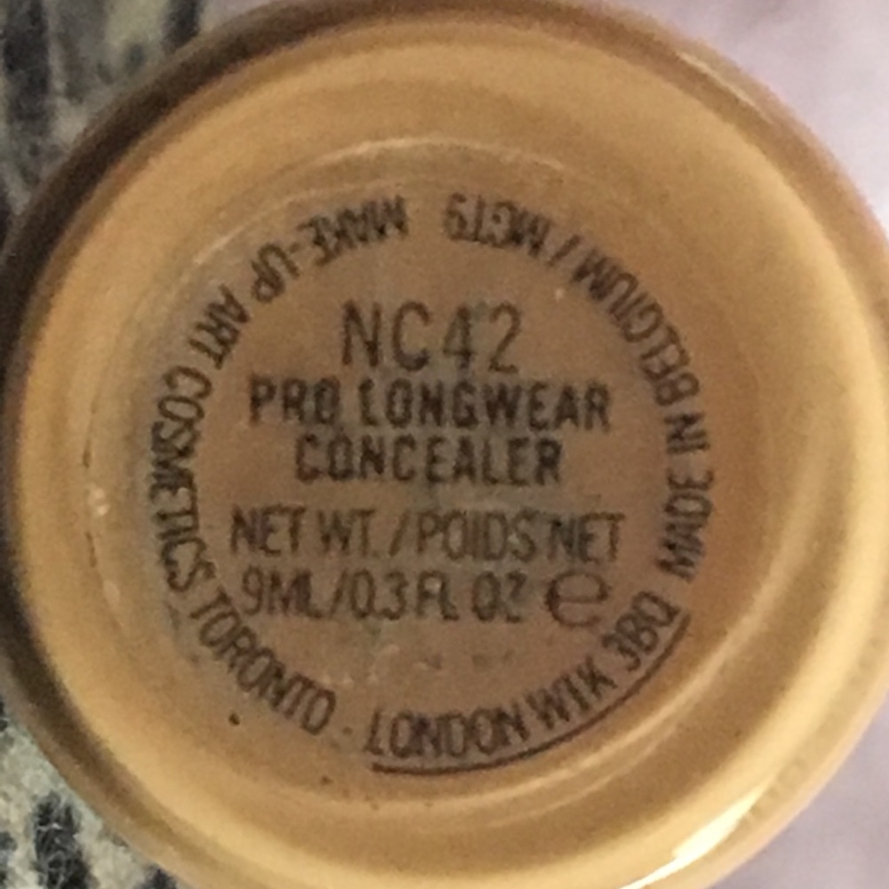 MAC concealer NC42